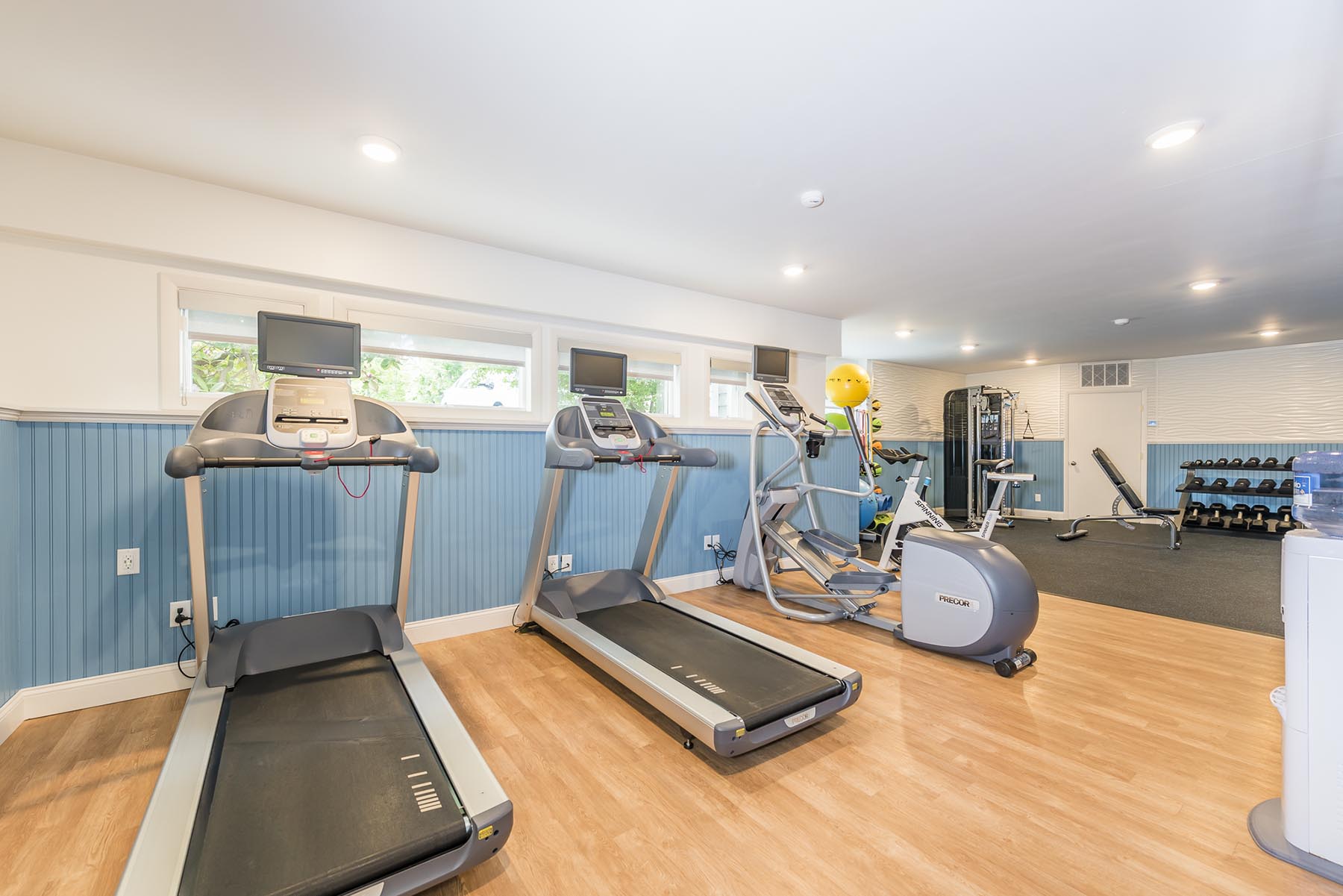 Treadmills and Elliptical at Rockport Inn & Suites